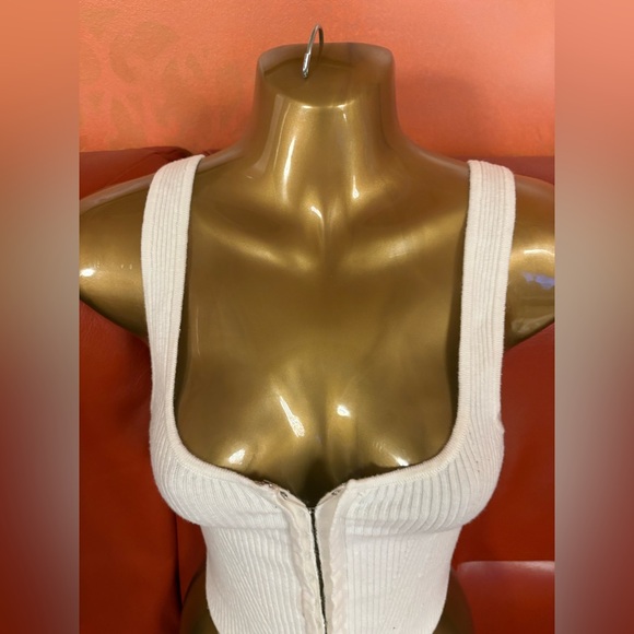 White Ribbed Crop Top - Picture 3 of 8